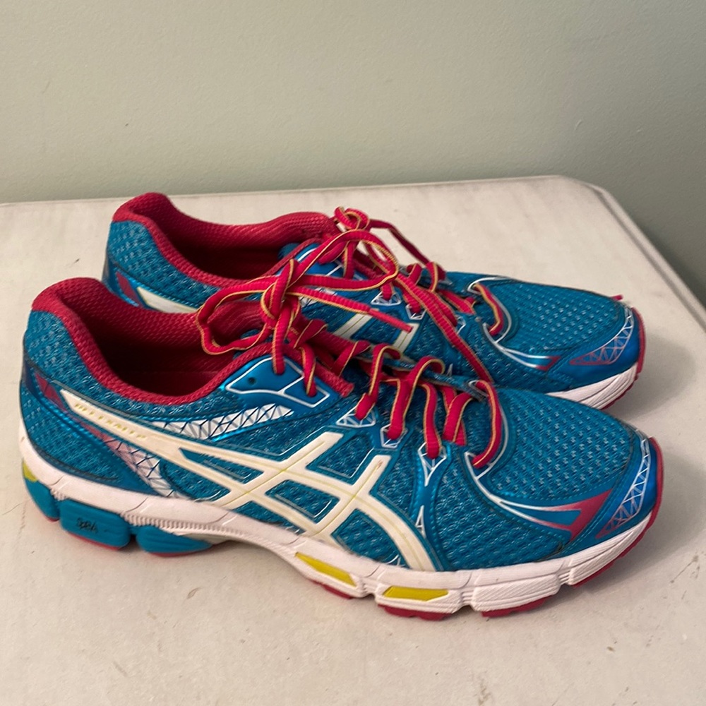 ASICS DUOMAX shoes